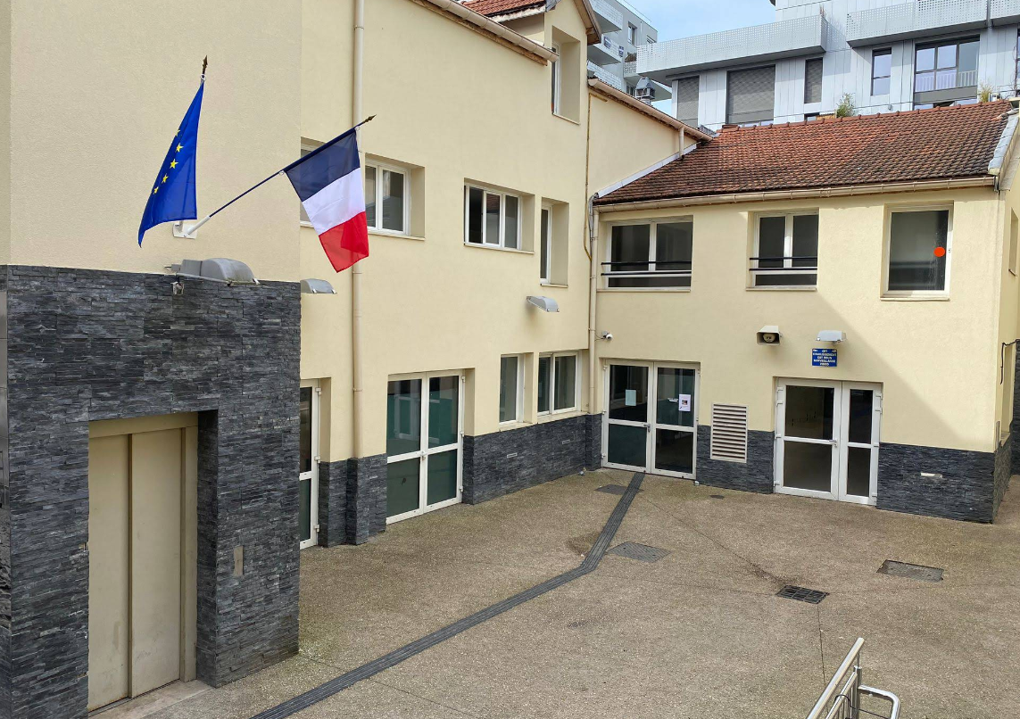 B&acirc;timent du Centre Culturel et Educatif de Pantin